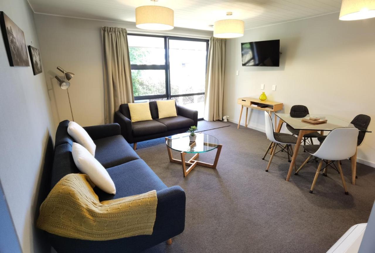 Milford Road Apartments Te Anau Esterno foto